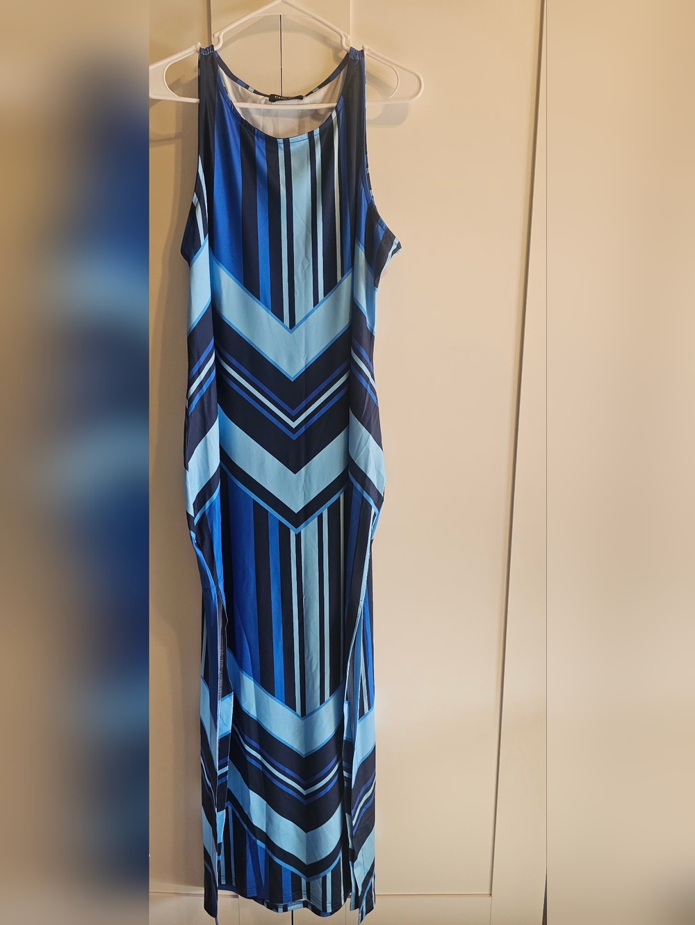 Sleeveless Blue Chevron-Stripe Maxi Dress 2x